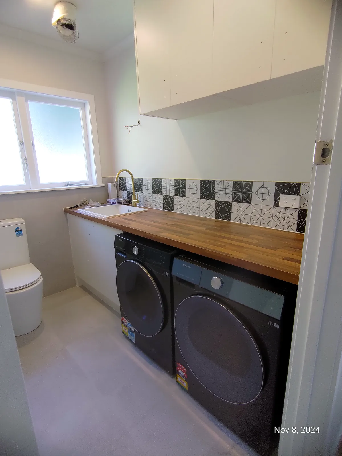 Bathroom renovation in Te Atatū Peninsula, Auckland — Bathroom & laundry, by HouseMakeover