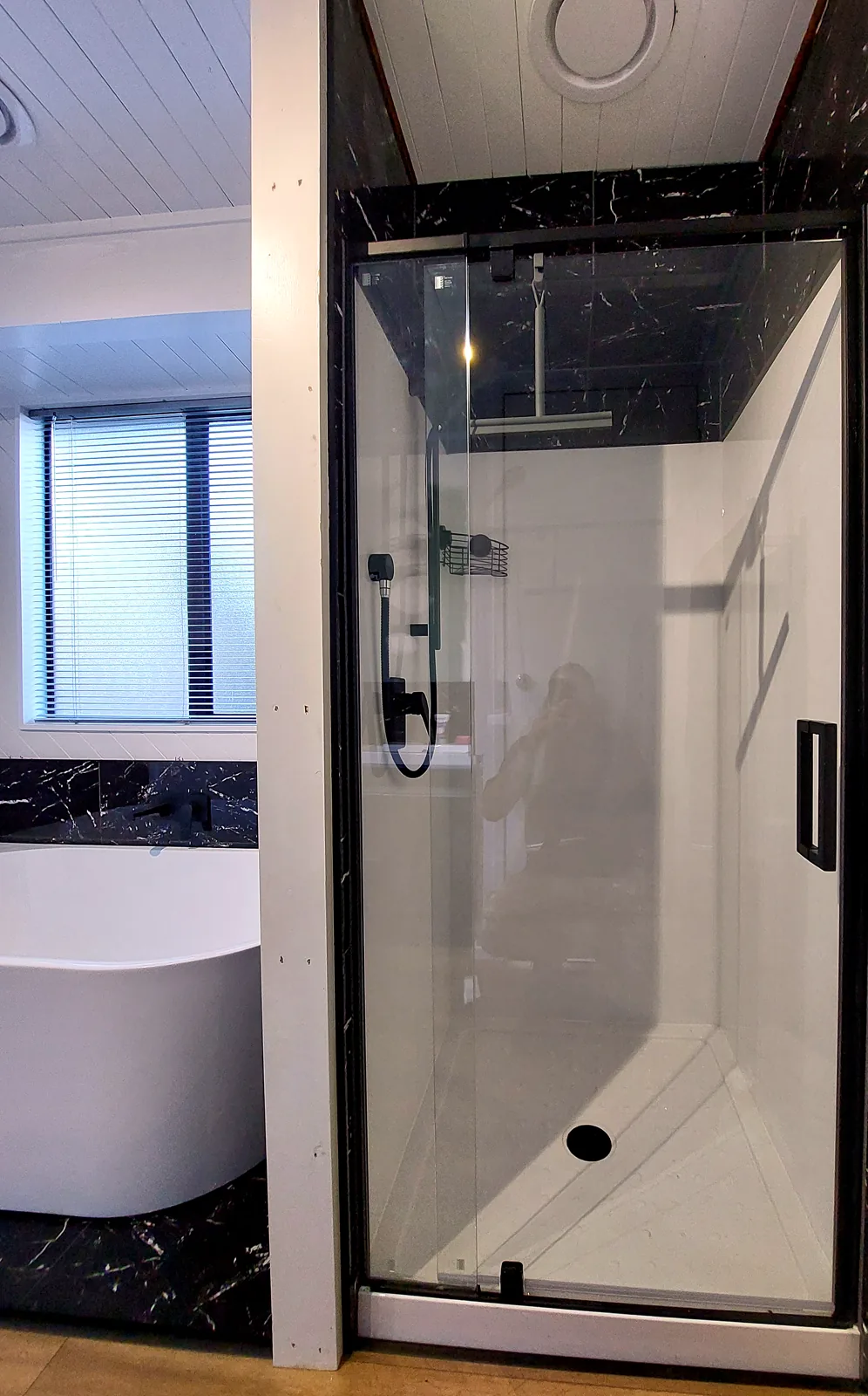 Bathroom renovation in Clendon Park, Auckland — New shower, by HouseMakeover