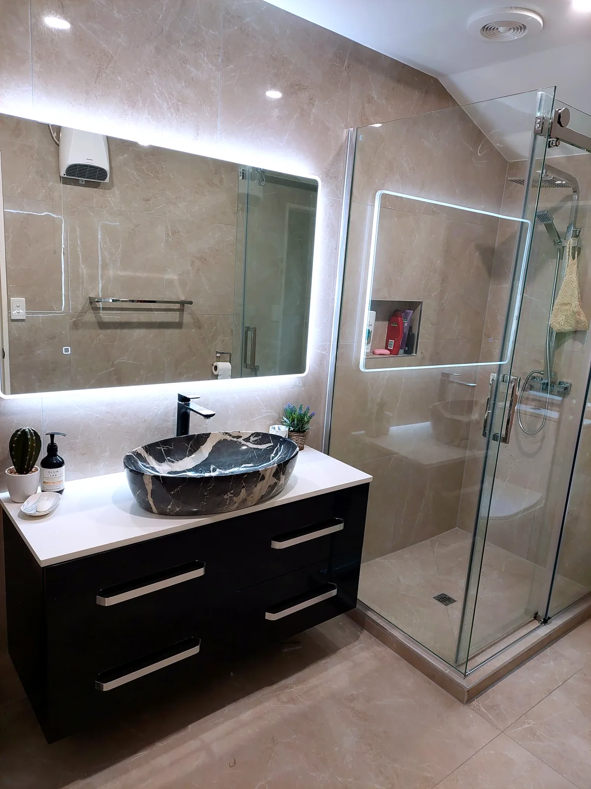 Bathroom renovation in Unsworth Heights, Auckland — Vanity & shower, by HouseMakeover