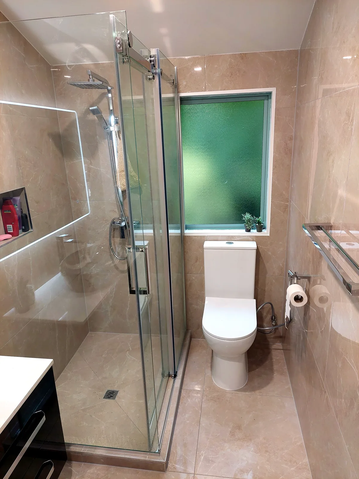 Bathroom renovation in Unsworth Heights, Auckland — Glass shower, by HouseMakeover