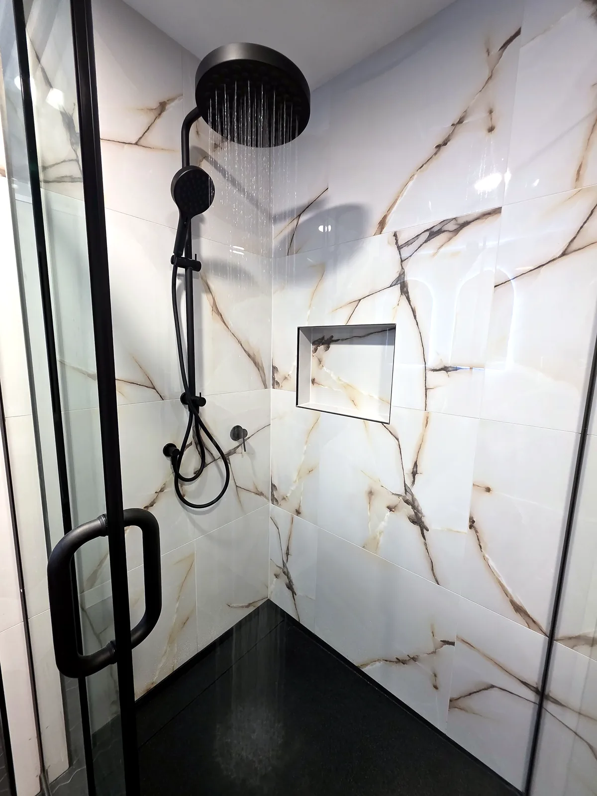 Bathroom renovation in Onehunga, Auckland — Tiled shower, by HouseMakeover