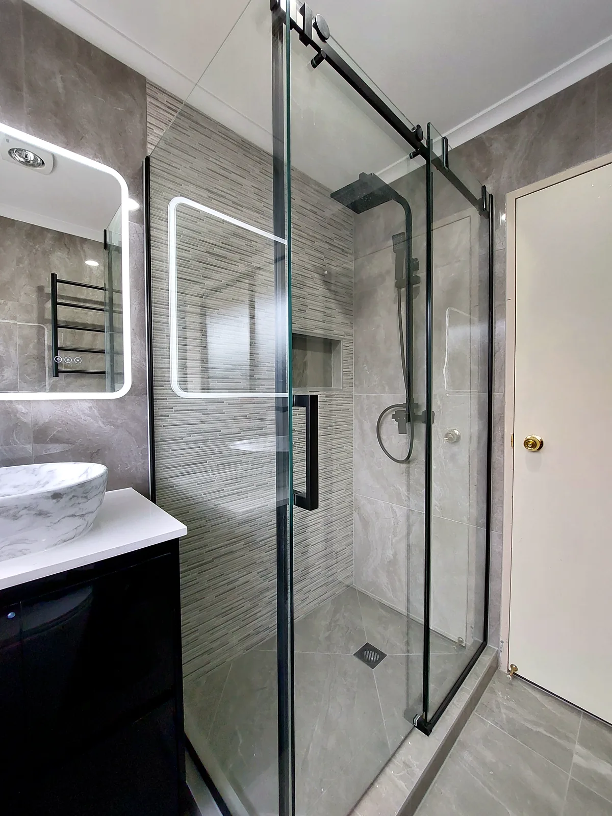 Bathroom renovation in Manurewa, Auckland — HouseMakeover